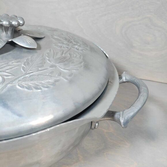 Vintage EVERLAST Forged Aluminum 2 Covered Casserole Dish vintage flower‎ - Picture 6 of 16